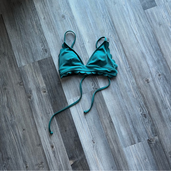 Cupshe Scalloped Floral Bikini Swimsuit Set - Picture 4 of 8